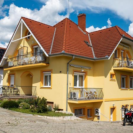 Flora Villa Хевіз Екстер'єр фото