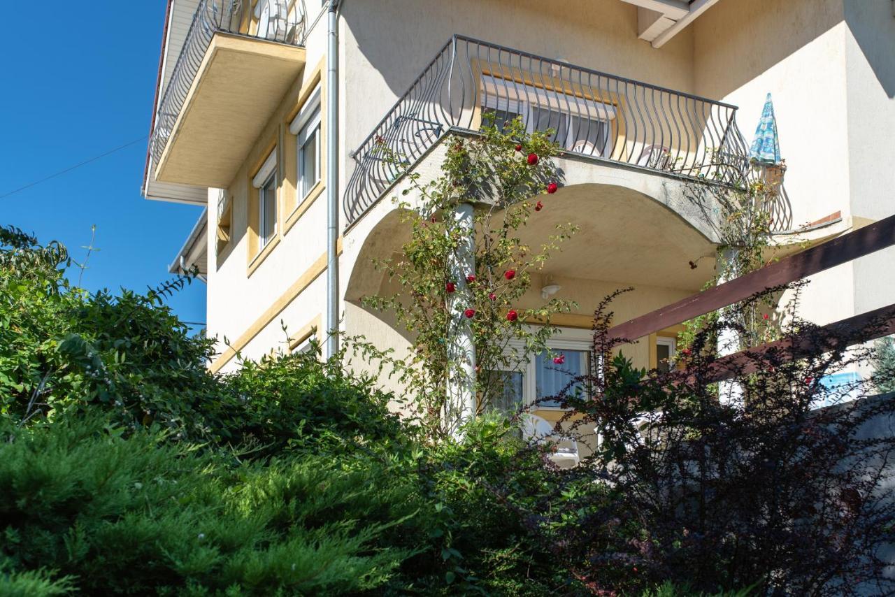 Flora Villa Хевіз Екстер'єр фото